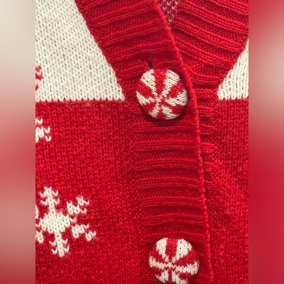 33 Degrees Christmas Cardigan Red & White, small, snowflake design, like new, EC - Picture 7 of 9
